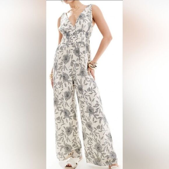 Abercrombie & Fitch Womens Scrunchy Floral Jumpsuit Size XLT - Picture 1 of 7
